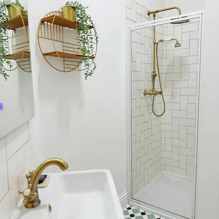 The Platform Penthouse - 3 Bedroom - Sleeps 6 *