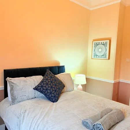 Апартаменты The Platform Penthouse - 3 Bedroom - Sleeps 6 *